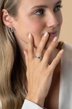 Outlet Zinzi 16 mm zilveren luxe oorringen met klapsluiting, bezet met witte zirconia's ZIO2445