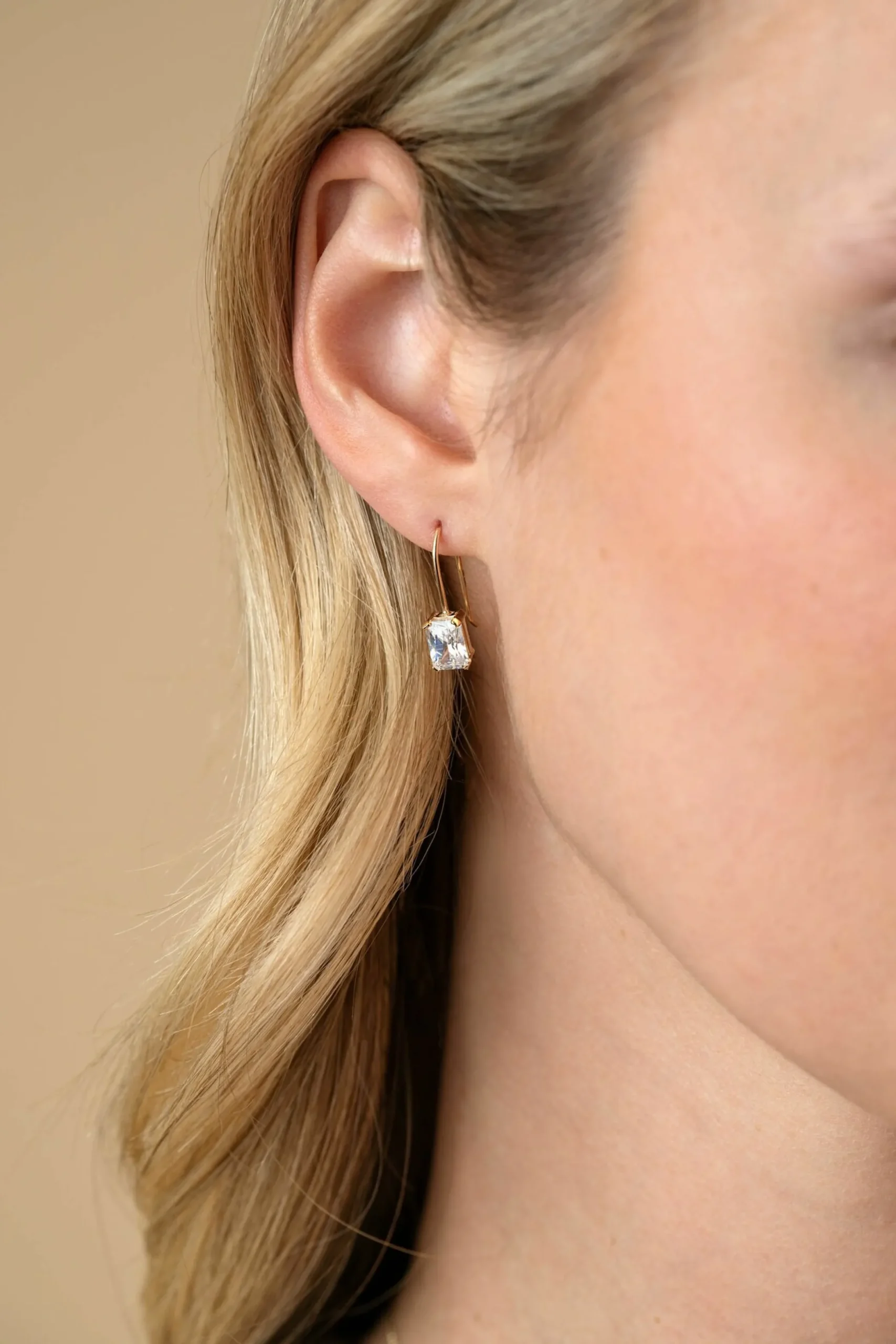 Hot Zinzi 19mm Gold 14 krt gouden oorhangers bezet met vierkante witte zirkonia 5mm ZGO509