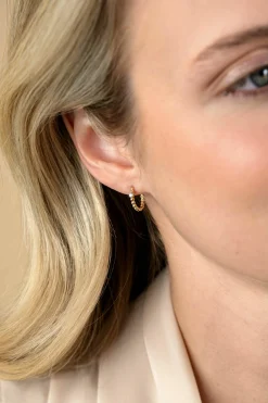 Zinzi 13mm Gold 14 krt gouden oorringen met bolletjes design en een ronde witte zirkonia, met luxe klapsluiting 13 x 2mm ZGO527