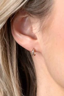 Hot Zinzi 8mm Gold 14 krt gouden halve oorringen met railzetting en princess geslepen witte zirconia's ZGO457