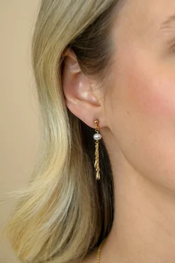 Sale Zinzi 37mm gold plated zilveren oorstekers met druppels en witte zoetwaterparels ZIO2753