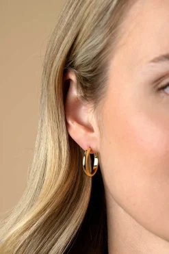 Outlet Zinzi 20mm gold plated zilveren gladde oorringen met ronde buis 3mm met luxe klapsluiting ZIO2602G
