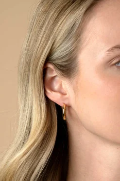 Outlet Zinzi 20mm gold plated zilveren gladde oorringen met ronde buis 3mm met luxe klapsluiting ZIO2602G