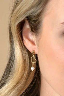 Best Zinzi 30mm gold plated zilveren oorstekers met open hartje en bungelend witte zoetwaterparel ZIO2642