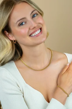 Online Zinzi 17mm gold plated zilveren oorringen, vanaf zijkant gourmet schakel zichtbaar, 2mm breed, met luxe klapsluiting ZIO1414G