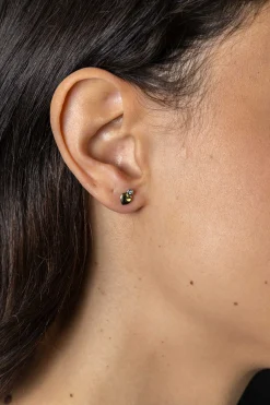 Best Zinzi 8mm zilveren bicolor oorknoppen met een glanzend goudkleurig hart en witte zirconia ZIO2436