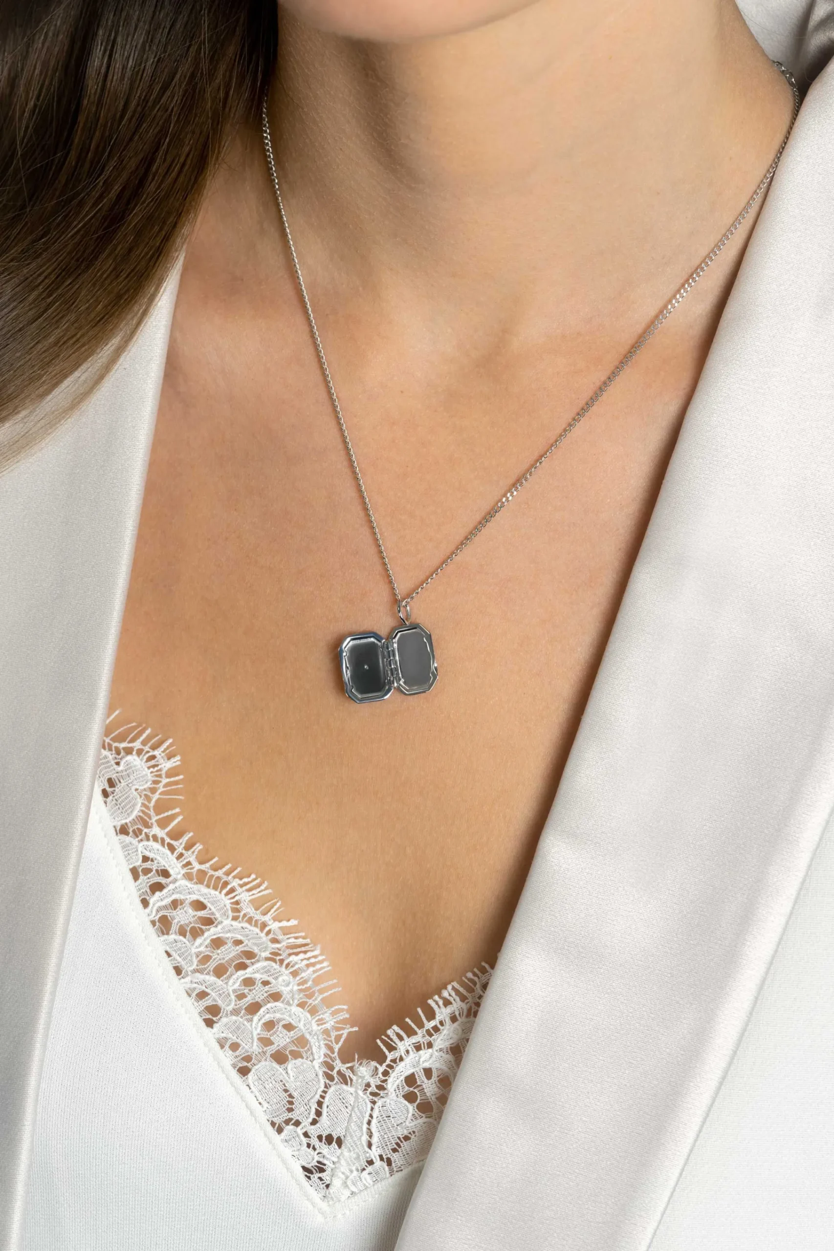 Clearance Zinzi 22mm zilveren medaillon rechthoek glanzend bezet met witte zirconia ZIH2425 (zonder collier)