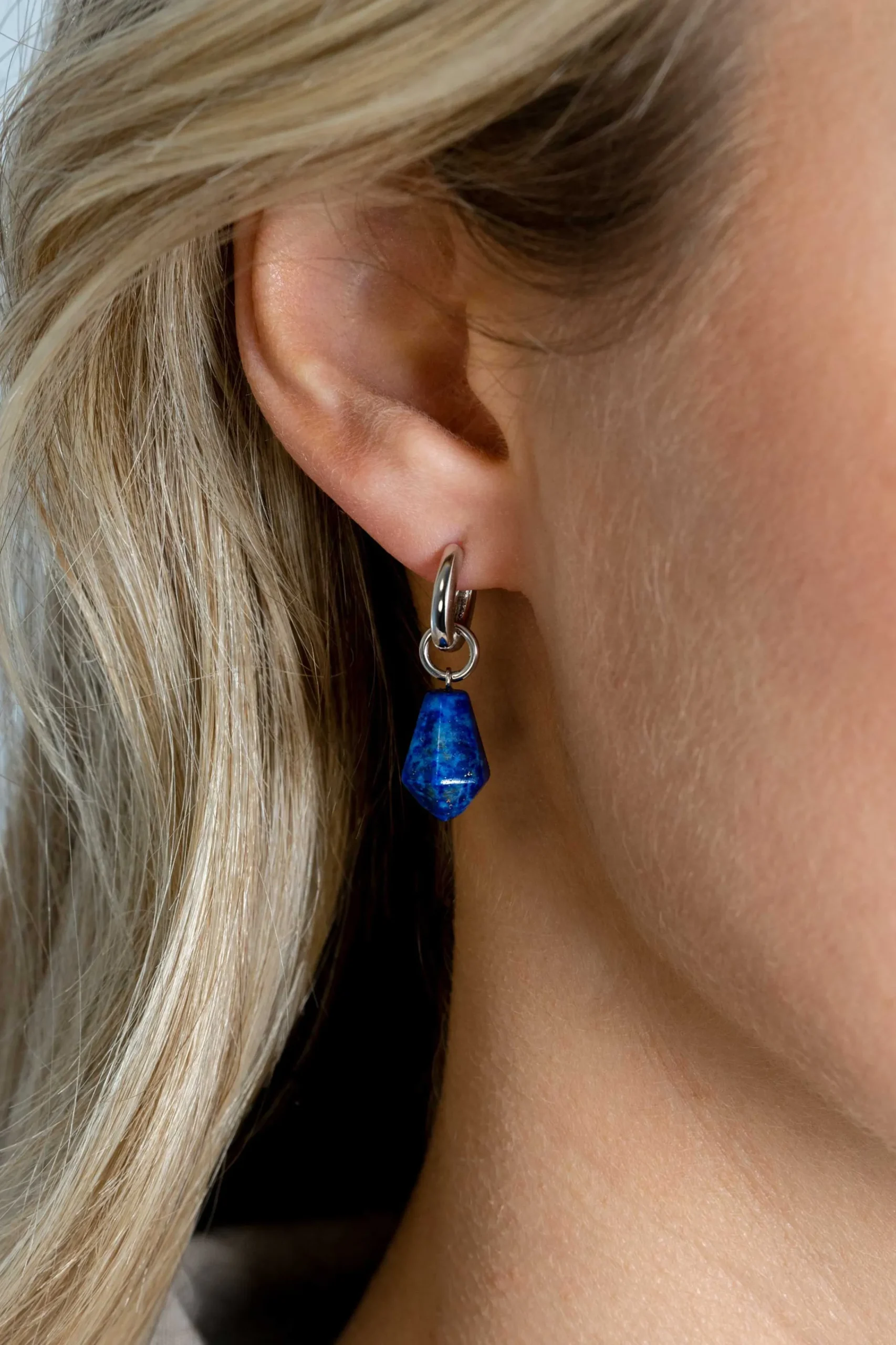 New Zinzi 19mm zilveren oorbedels in kegelvorm met lapis lazuli edelstenen ZICH2256L (zonder oorringen)