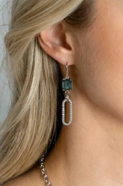 New Zinzi 58mm zilveren oorhangers met schitterende ovale schakel, bezet met witte zirconia's en groenachtig blauwe (petrol) kleursteen in vierpootszetting ZIO2487L