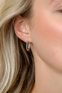 Hot Zinzi 17mm zilveren oorringen in ovale vorm met gedraaide buis en luxe klapsluiting ZIO2691