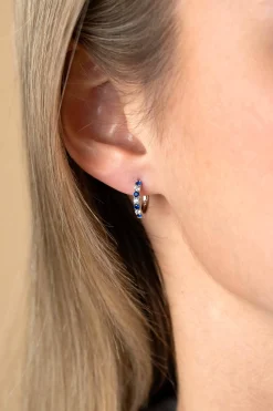 Zinzi 12mm zilveren oorringen bezet met ronde witte zirconia's en donkerblauwe kleurstenen 2mm buisdikte met luxe klapsluiting ZIO2559