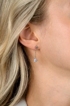 New Zinzi 26mm zilveren oorstekers met kettinkje en een bungelende ronde witte zirkonia ZIO2660