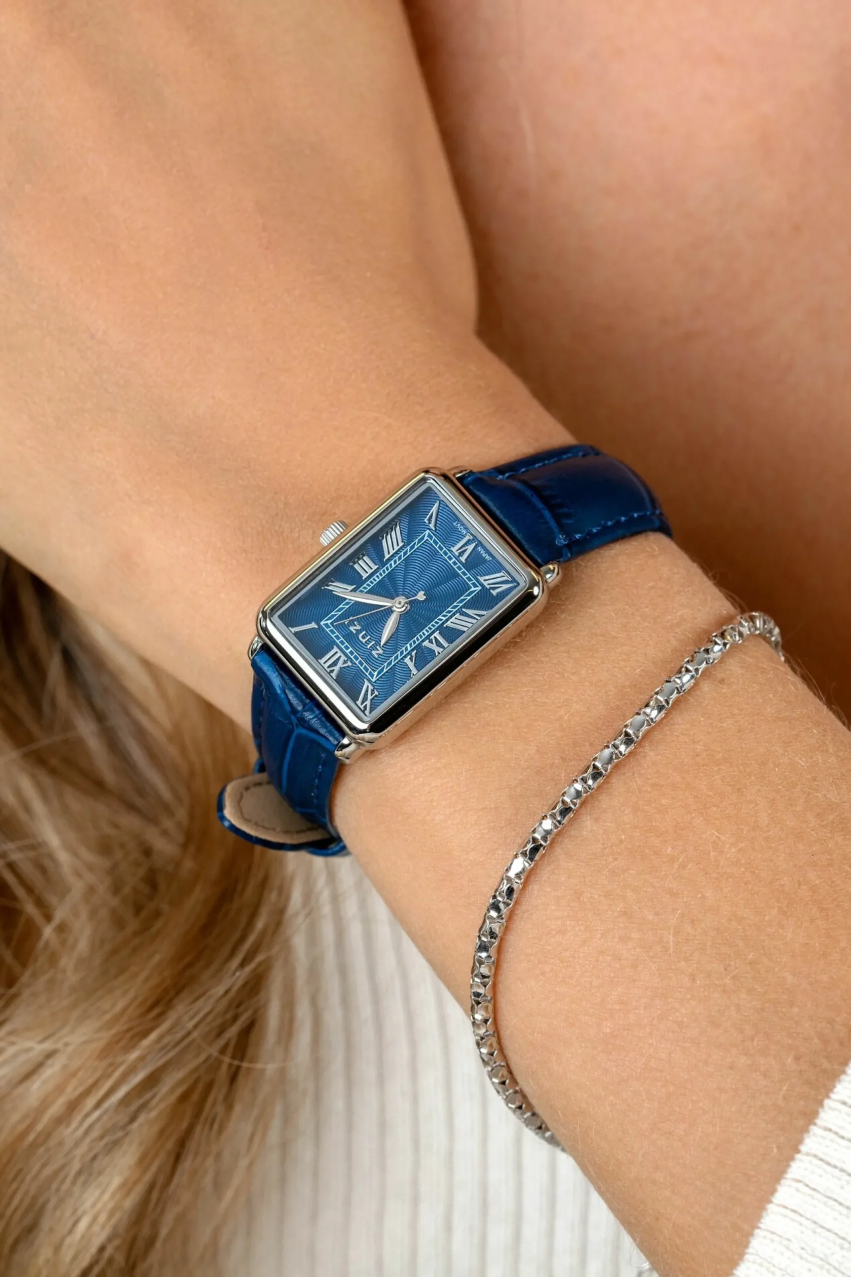 Zinzi Elegance horloge blauwe wijzerplaat en rechthoekige stalen kast met blauwe leren band 28mm extra dun ZIW1955B