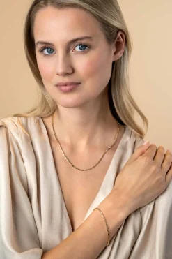 Discount Zinzi Gold 14 krt gouden armband met stoere rechthoekige staafjes (2mm breed) met vierkante buis 18cm ZGA452