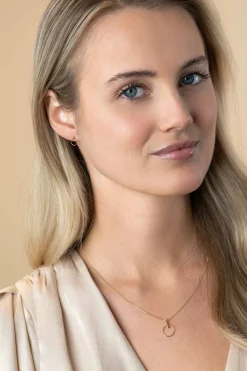 Online Zinzi Gold 14 krt gouden hanger 18mm met open ronde vorm en trendy staafje als hangoog ZGH404 (zonder collier)
