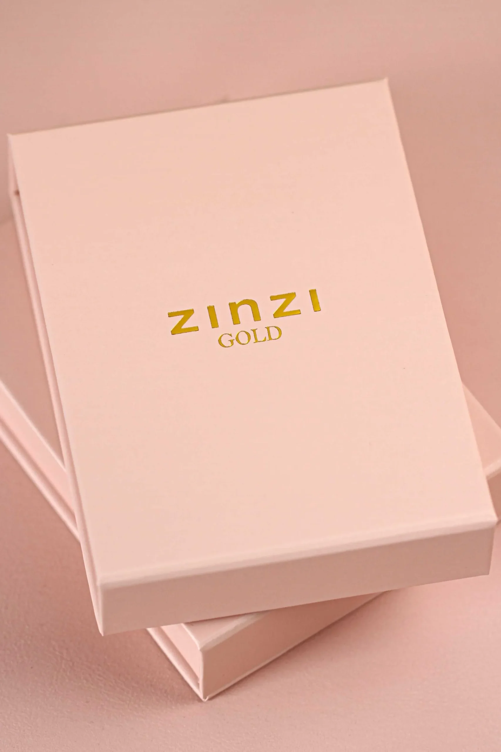 Online Zinzi Gold 14 krt gouden ketting 45cm, in het midden bezet met fijne witte, lichtblauwe en donkerblauwe zirconia's ZGC381
