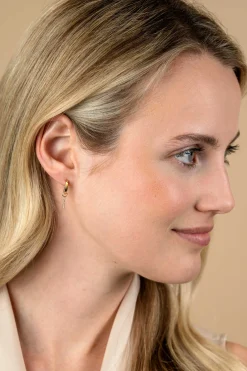 Zinzi Gold 14 krt gouden oorbedels staafje bezet met witte zirconia's 10mm ZGCH387 (zonder oorringen)