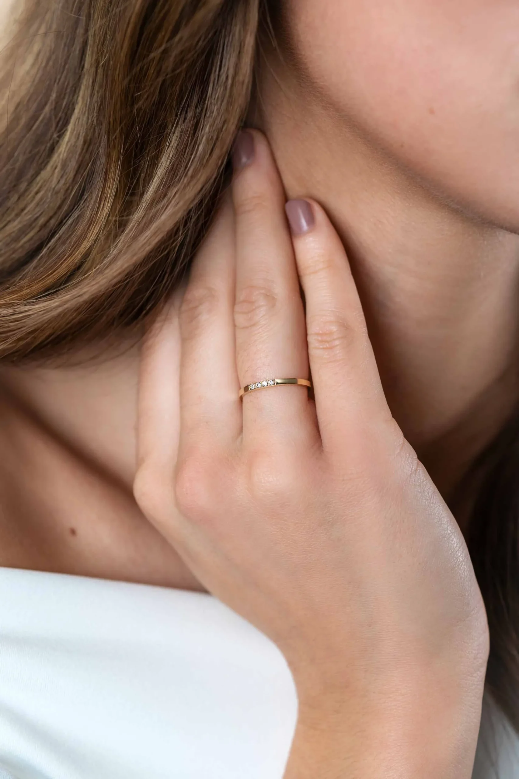 Sale Zinzi Gold 14 krt gouden ring (1,7mm breed) bezet met vier witte zirconia's ZGR407