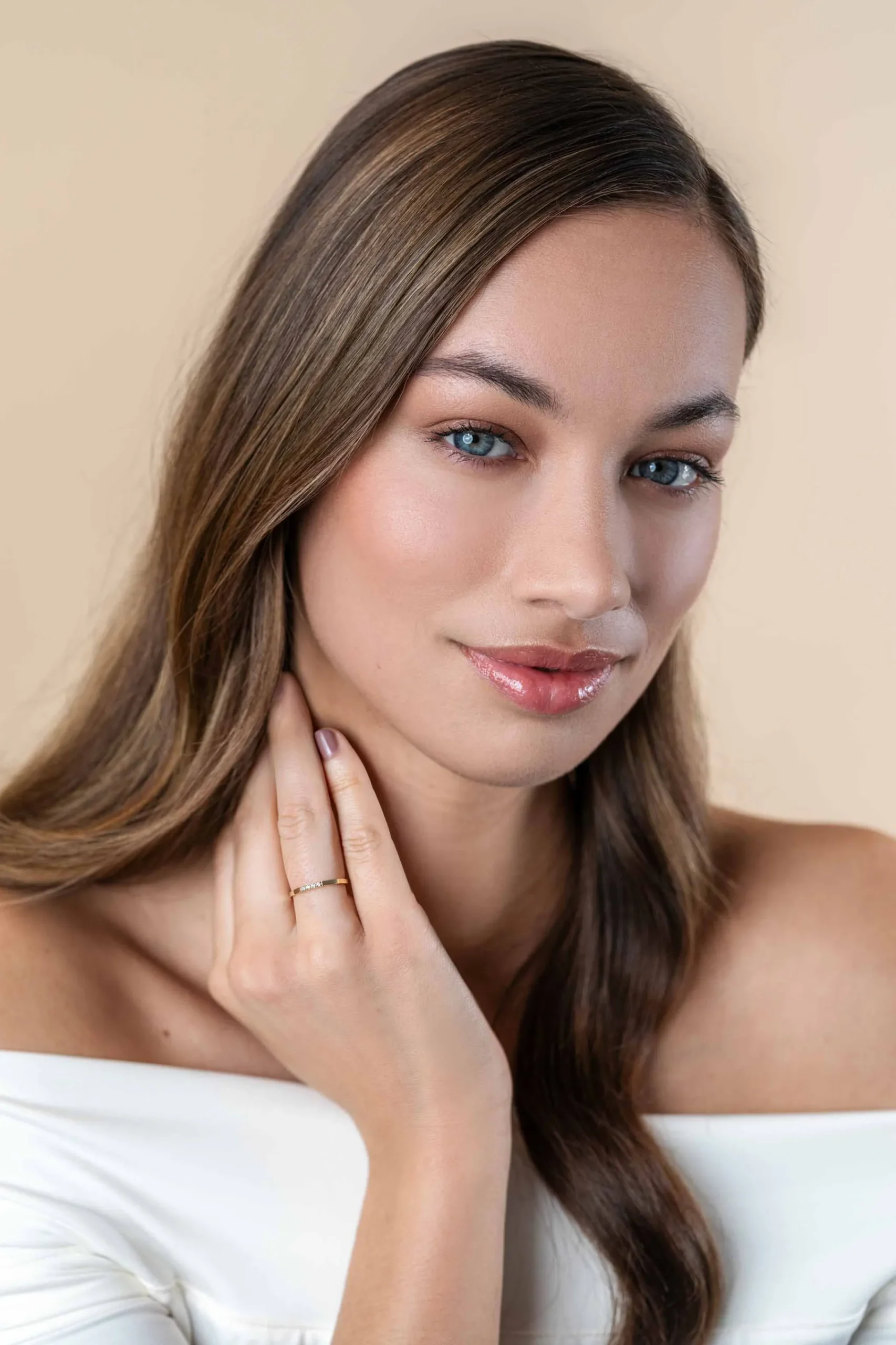 Sale Zinzi Gold 14 krt gouden ring (1,7mm breed) bezet met vier witte zirconia's ZGR407