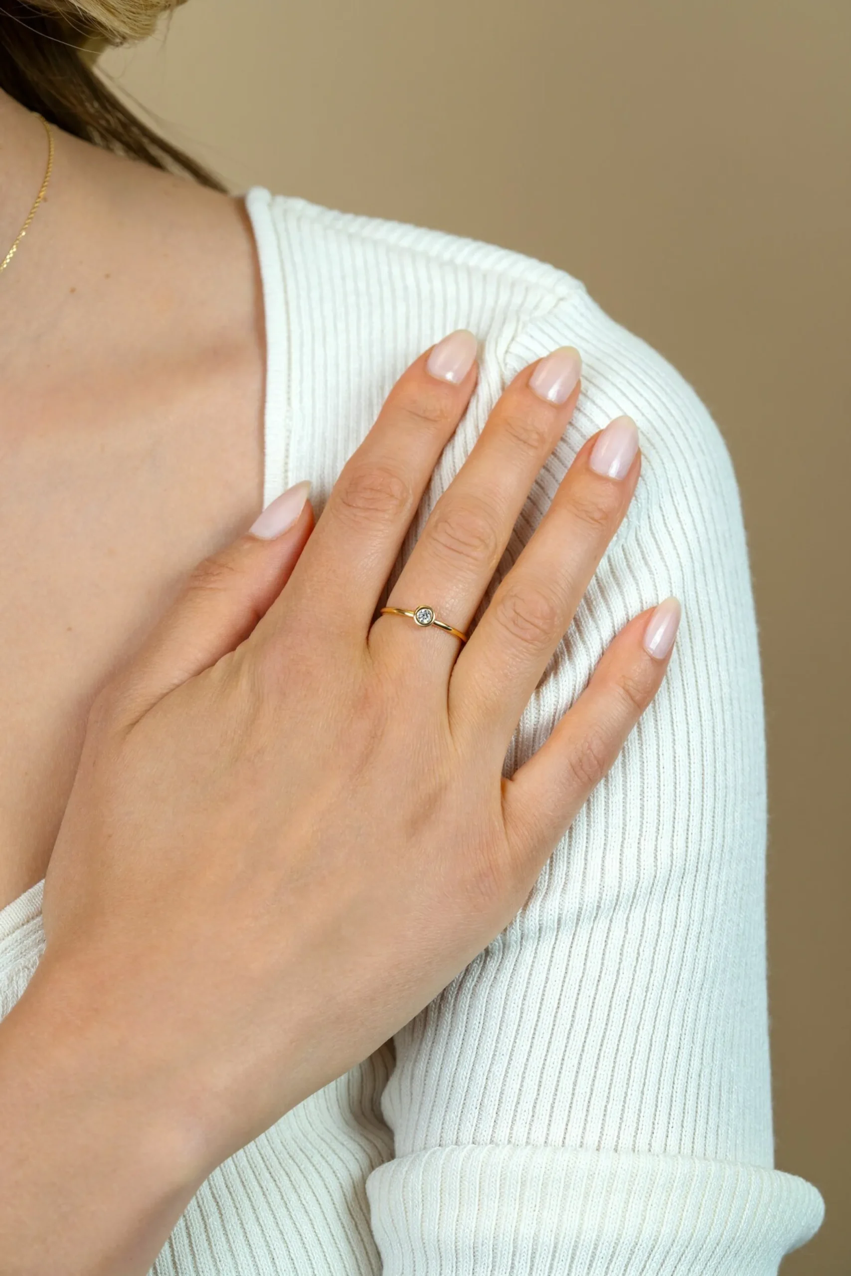 Clearance Zinzi Gold 14 krt gouden ring bezet met ronde witte zirconia 4,5mm breed ZGR371