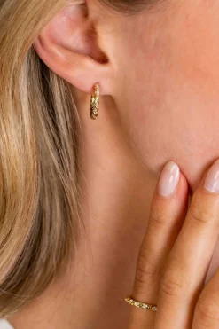 Online Zinzi gold plated zilveren oorringen gedraaid 15 x 2mm witte zirconia's ZIO2320Y