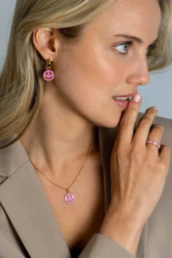 Best Zinzi gold plated zilveren hanger smiley rond 15mm met roze emaille ZIH2312R (zonder collier)