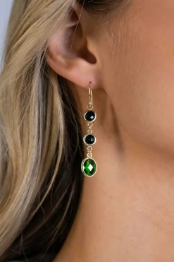 New Zinzi gold plated zilveren lange oorhangers 50mm, bezet met twee ronde zwarte zirconia's en een grotere ovale groene kleursteen ZIO2389