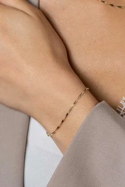 Clearance Zinzi gold plated zilveren schakel armband met glinsterende pijlvormige schakels 1,5mm breed 17,5-20cm ZIA2414G