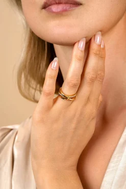 Hot Zinzi gold plated zilveren luxe cross-over ring glad met witte zirconia's ZIR1774Y