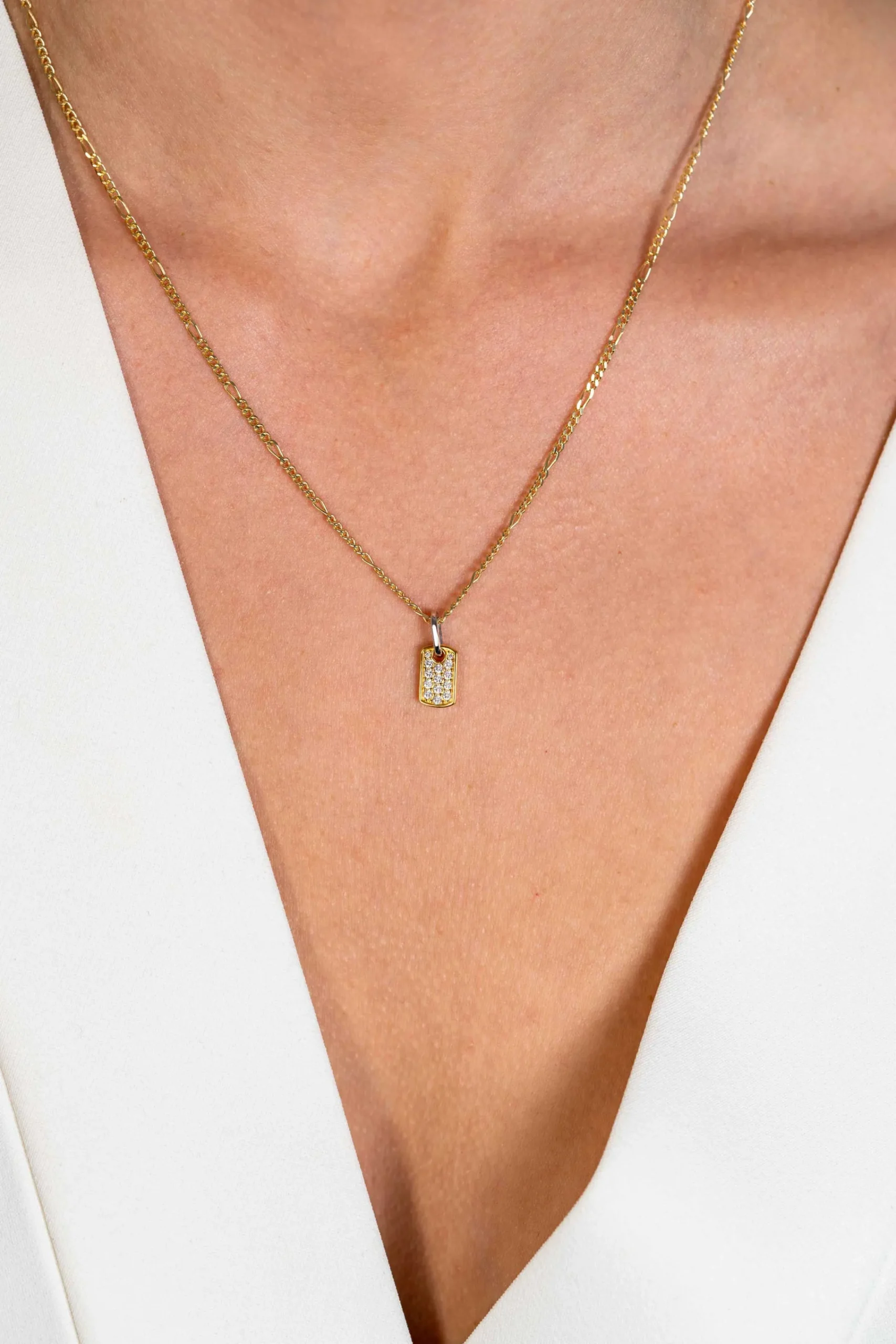 Sale Zinzi gold plated zilveren vierkant plaatje als hanger 15mm vol bezet met witte zirconia's ZIH2299 (zonder collier)