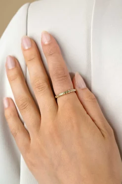 New Zinzi gold plated zilveren aanschuifring 2mm breed bezet met champagne, peridot en witte zirconia's ZIR2612