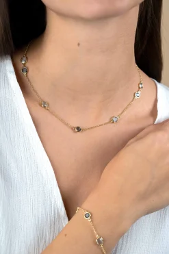 Discount Zinzi gold plated zilveren ketting met ronde en vierkante zettingen jeansblauw en witgrijs 42-45cm ZIC2526G