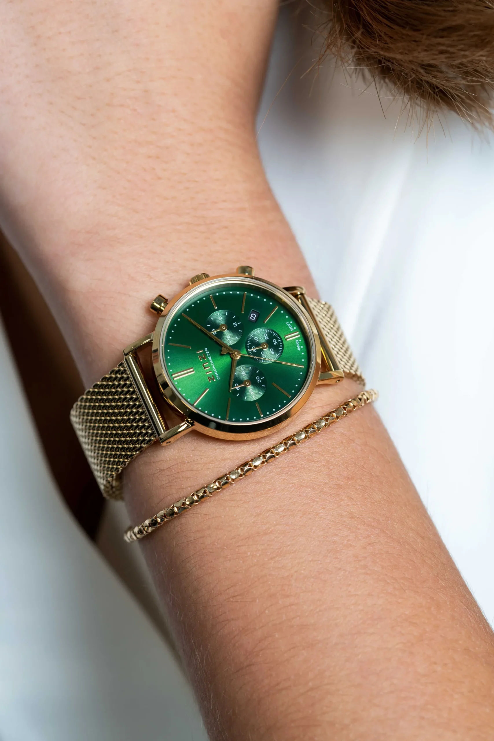 Outlet Zinzi horloge CHRONOGRAPH 34mm groene wijzerplaat met datum en chronometers, geelgoudkleurige stalen kast, geelgoudkleurige stalen mesh band 18mm ZIW1535