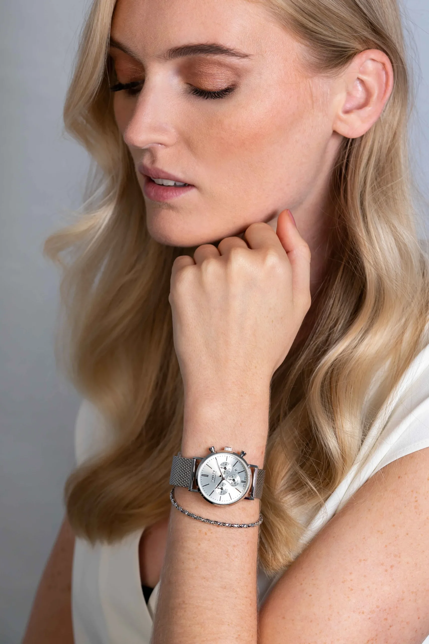 Discount Zinzi horloge CHRONOGRAPH 34mm zilverkleurige wijzerplaat met datum en chronometers, stalen kast, stalen mesh band 18mm ZIW1502