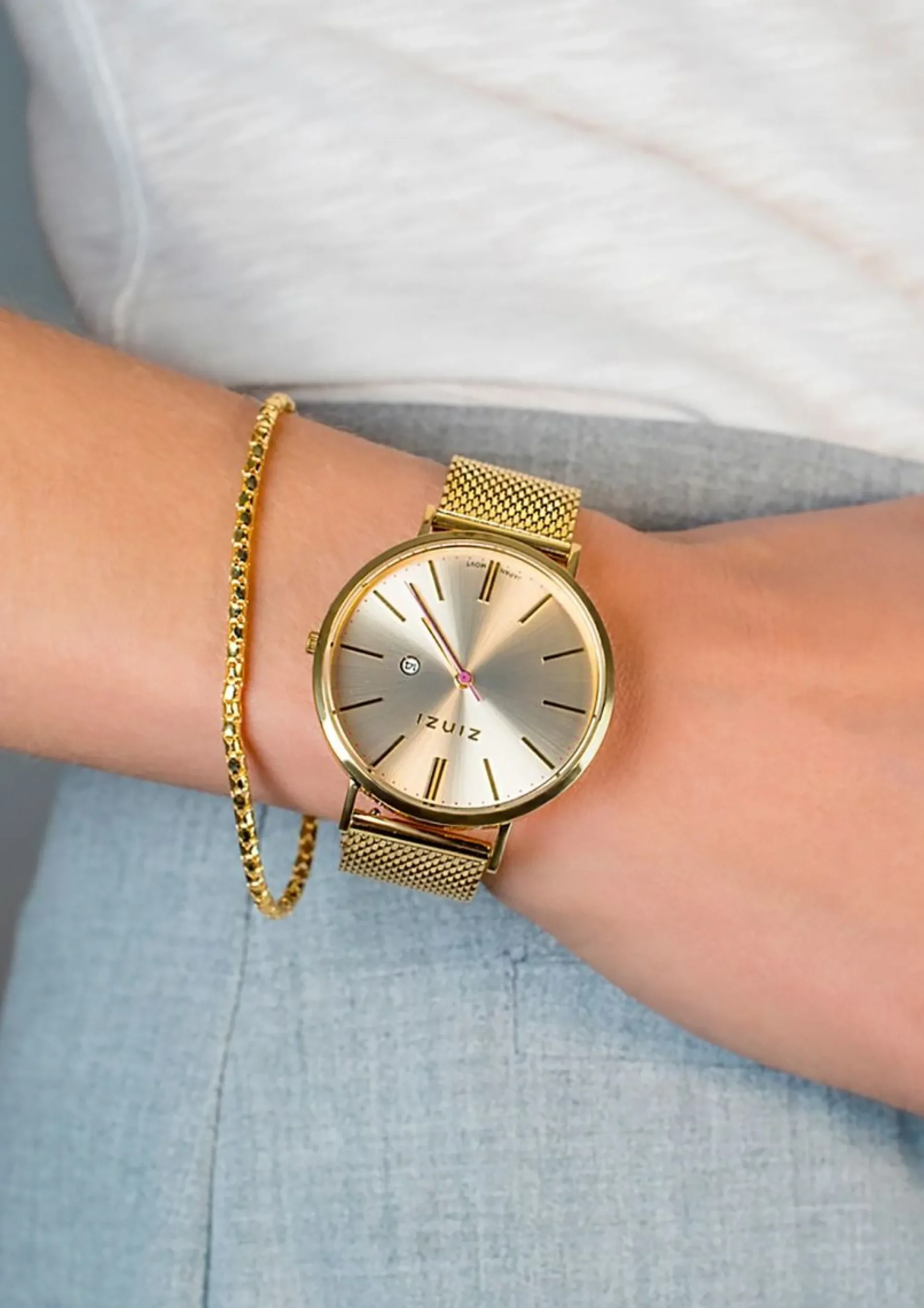 Outlet Zinzi Retro horloge goudkleurige wijzerplaat en goudkleurige stalen kast en stalen mesh band 38mm extra dun ZIW410M