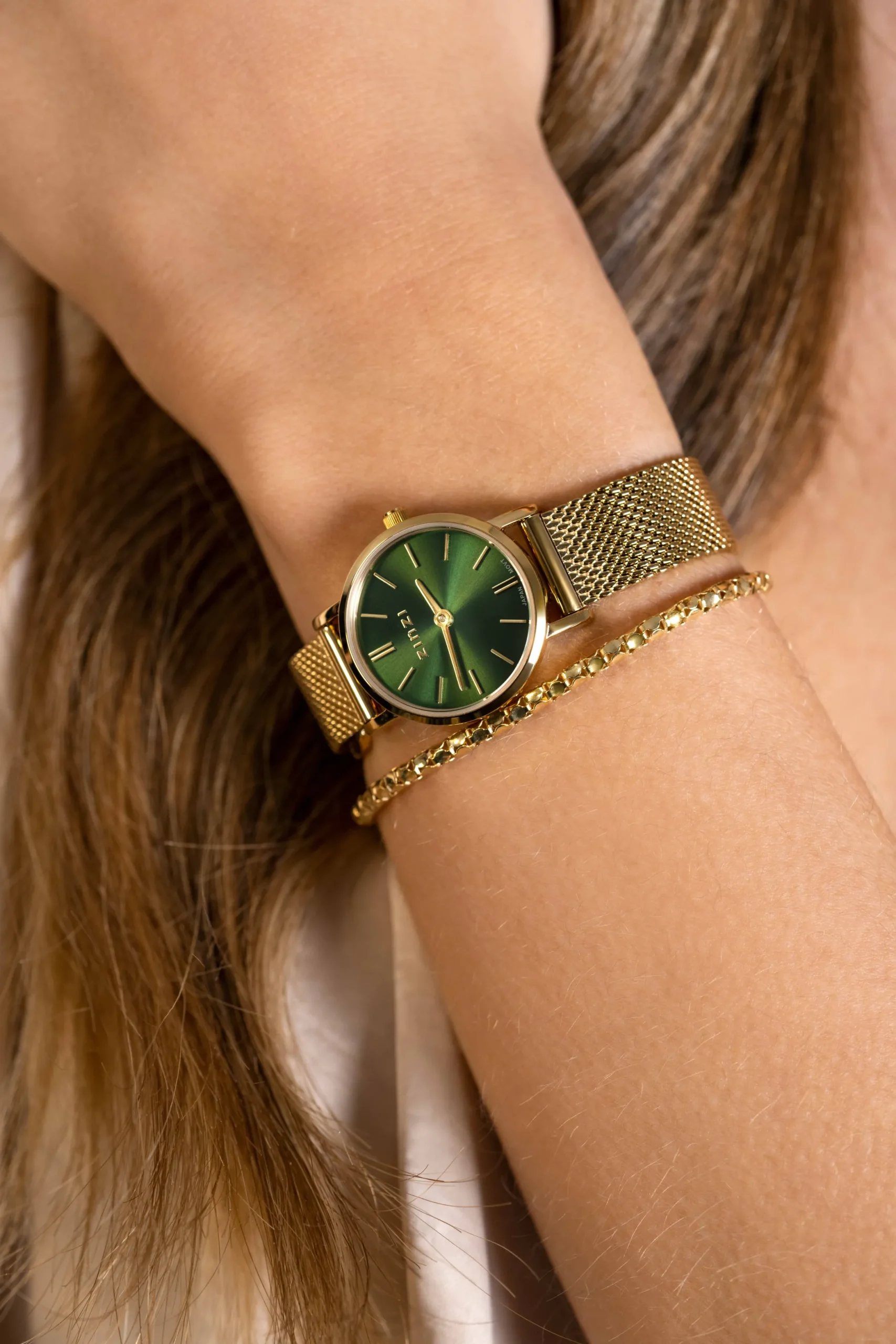 Best Zinzi Retro Mini horloge groene wijzerplaat, geelgoudkleurige kast en stalen mesh band, 24mm extra dun ZIW1835