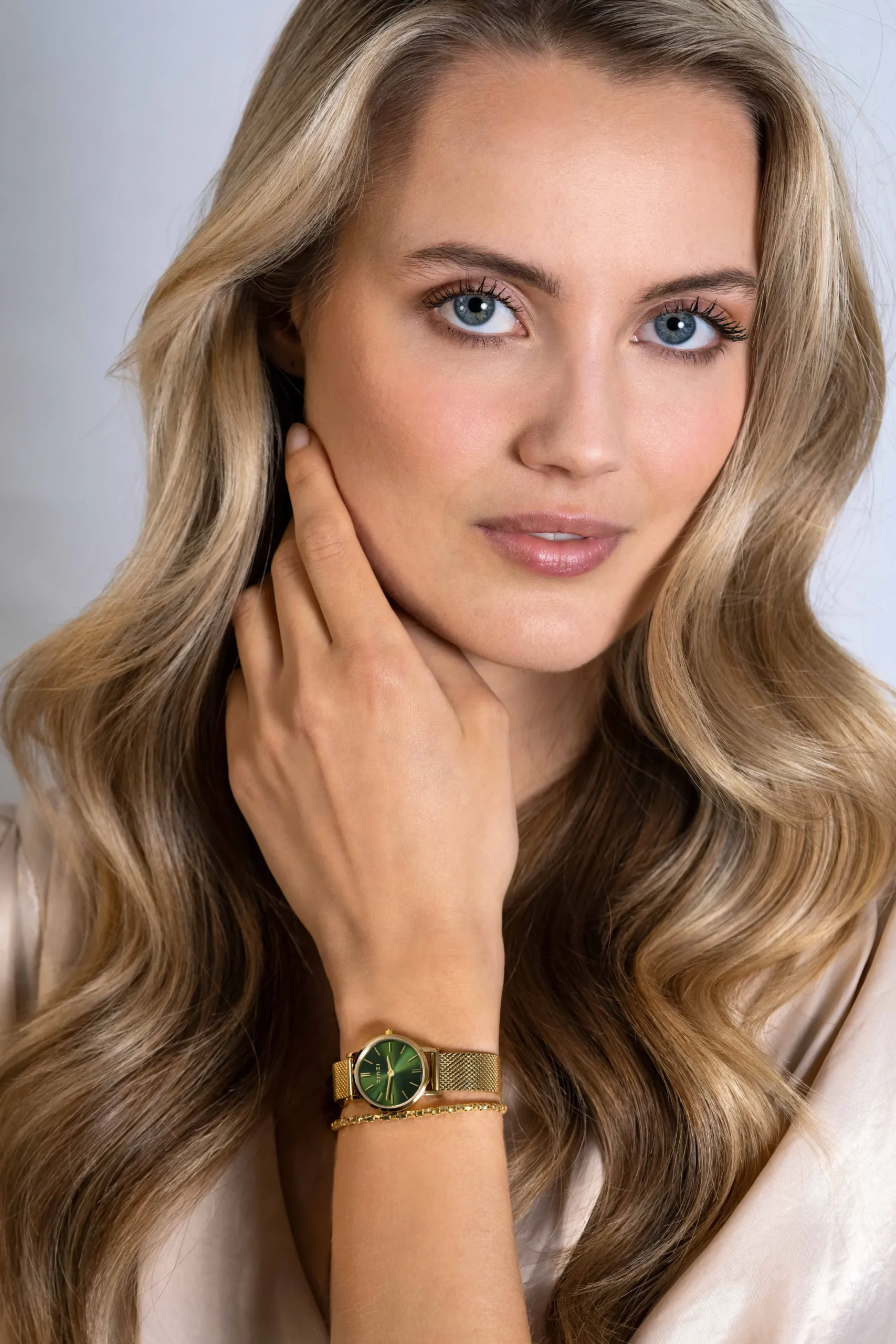 Best Zinzi Retro Mini horloge groene wijzerplaat, geelgoudkleurige kast en stalen mesh band, 24mm extra dun ZIW1835
