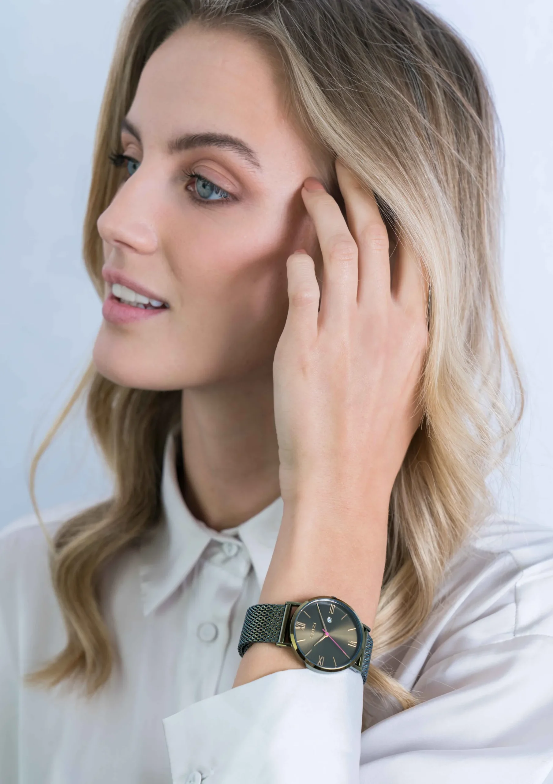 Hot Zinzi Roman horloge olijfgroene wijzerplaat en kast met goudkleurige wijzers olijfgroene stalen mesh band 34mm ZIW544M