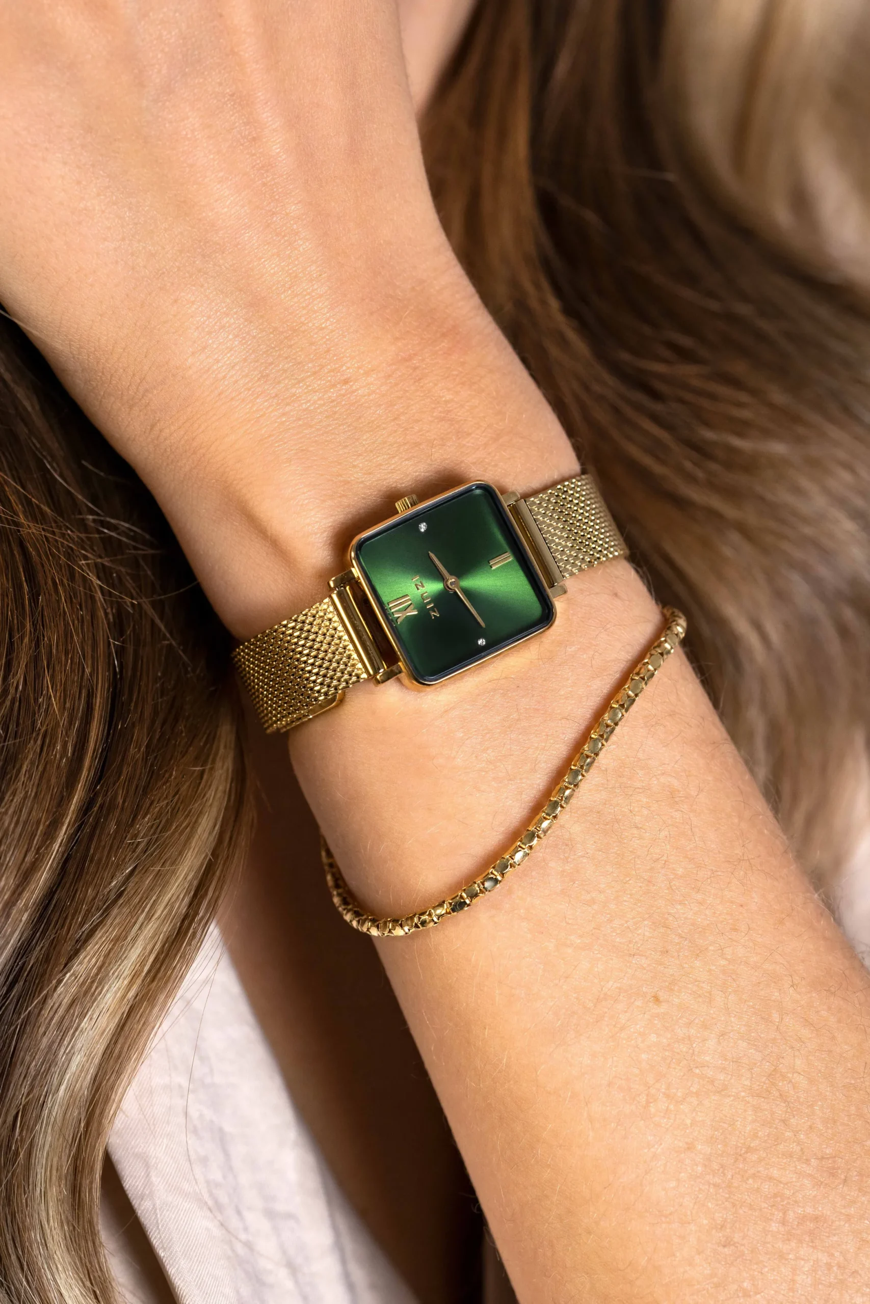 Discount Zinzi Square Mini horloge groene wijzerplaat en vierkante geelgoudkleurige kast stalen mesh band 22mm extra dun ZIW1735