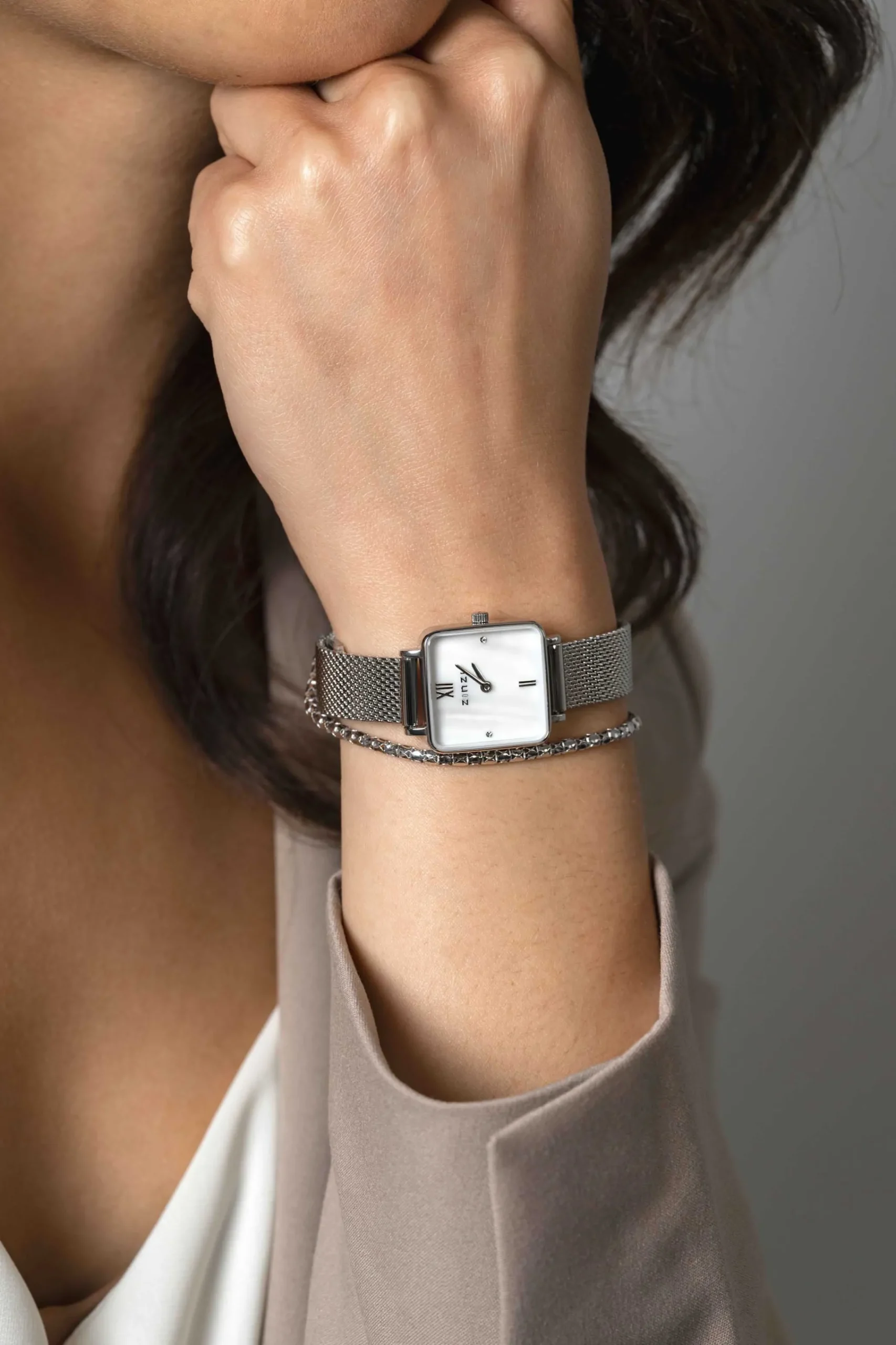 Discount Zinzi Square Mini horloge witte parelmoer wijzerplaat en vierkante zilverkleurige kast stalen mesh band 22mm extra dun ZIW1717