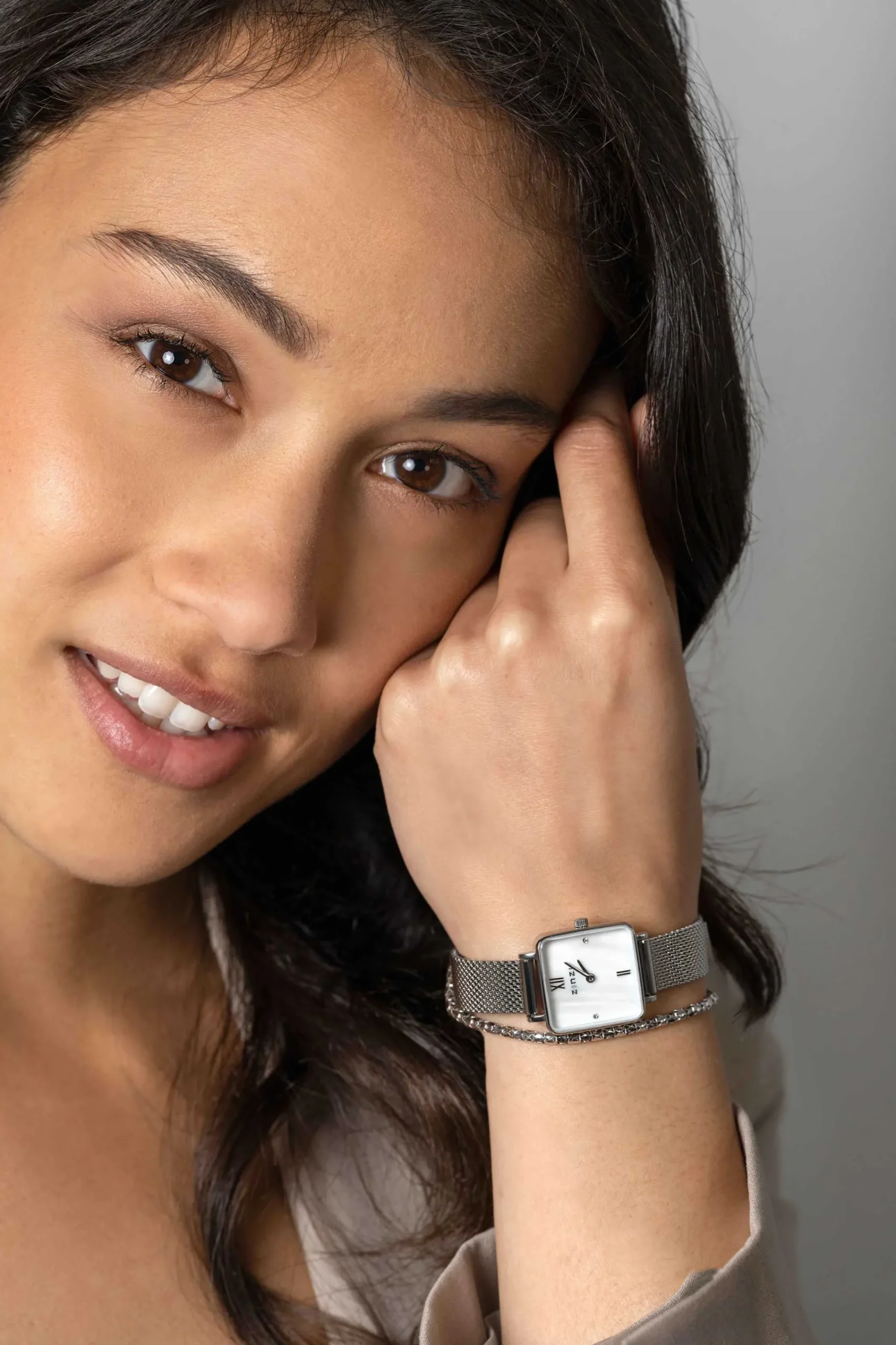 Discount Zinzi Square Mini horloge witte parelmoer wijzerplaat en vierkante zilverkleurige kast stalen mesh band 22mm extra dun ZIW1717