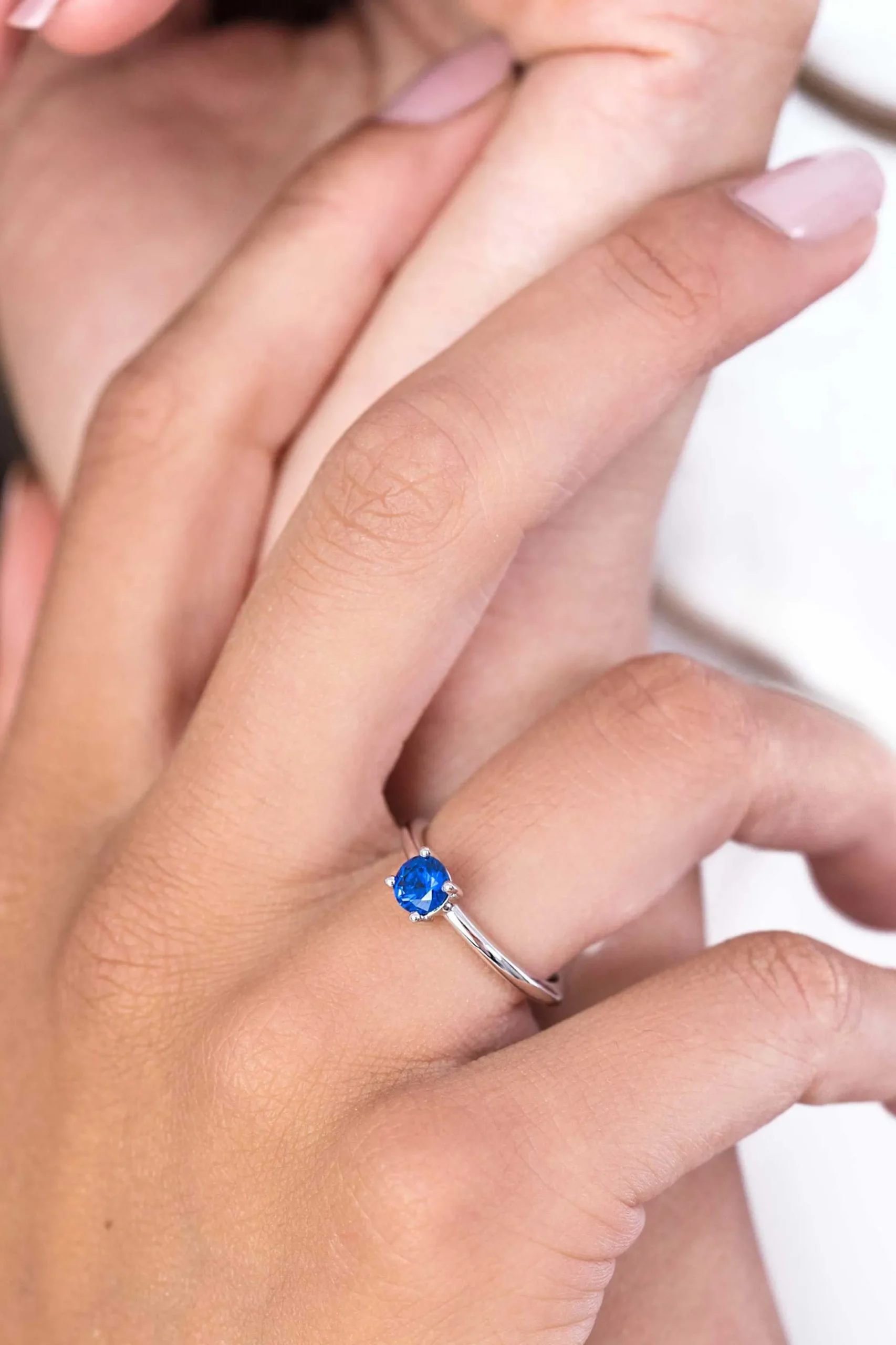 Online Zinzi zilveren aanschuifring rond donkerblauw ZIR1300Q