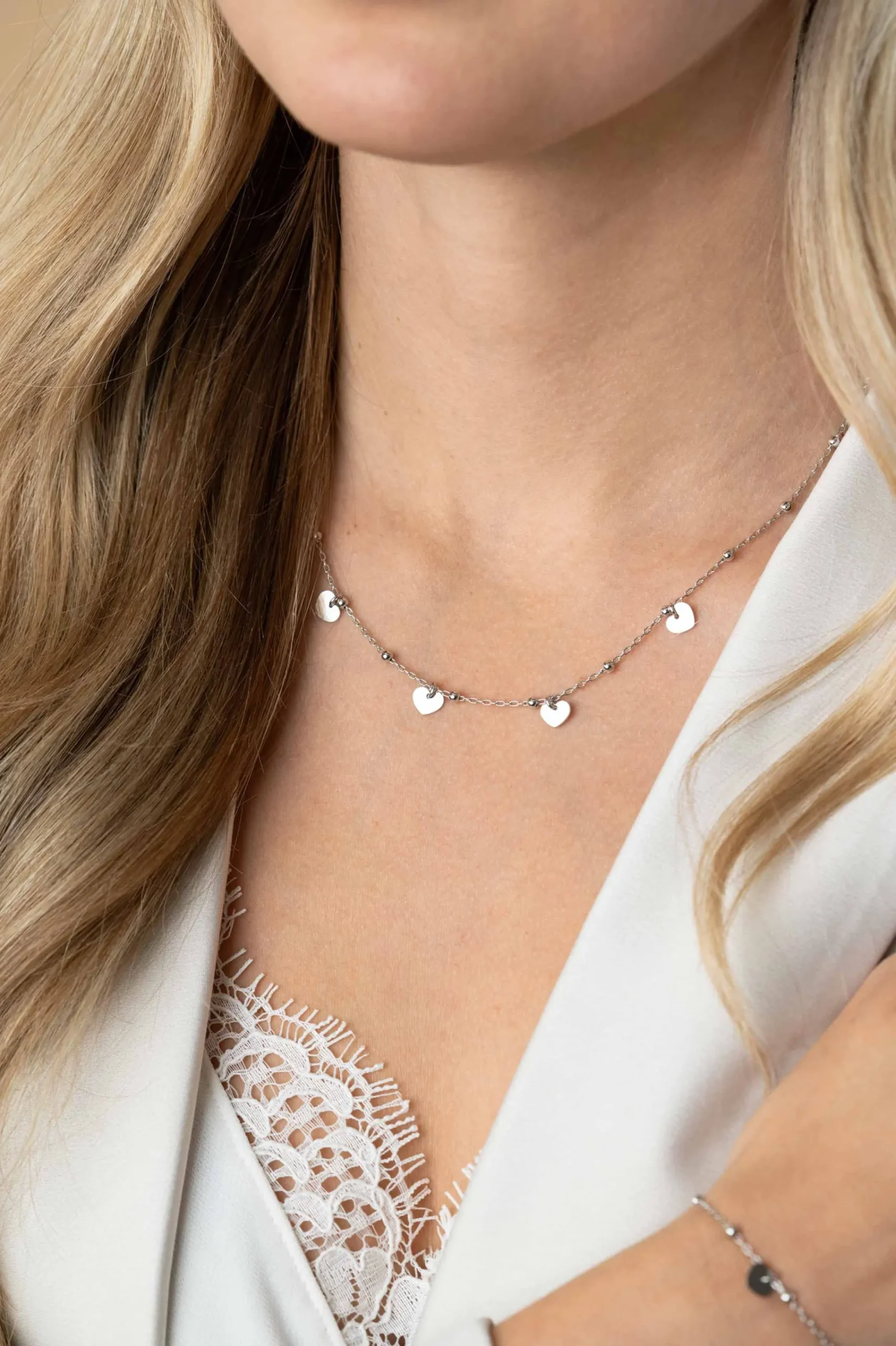 Hot Zinzi zilveren ankerketting met kleine bolletjes en vijf gladde hartjes 42-45cm ZIC2531