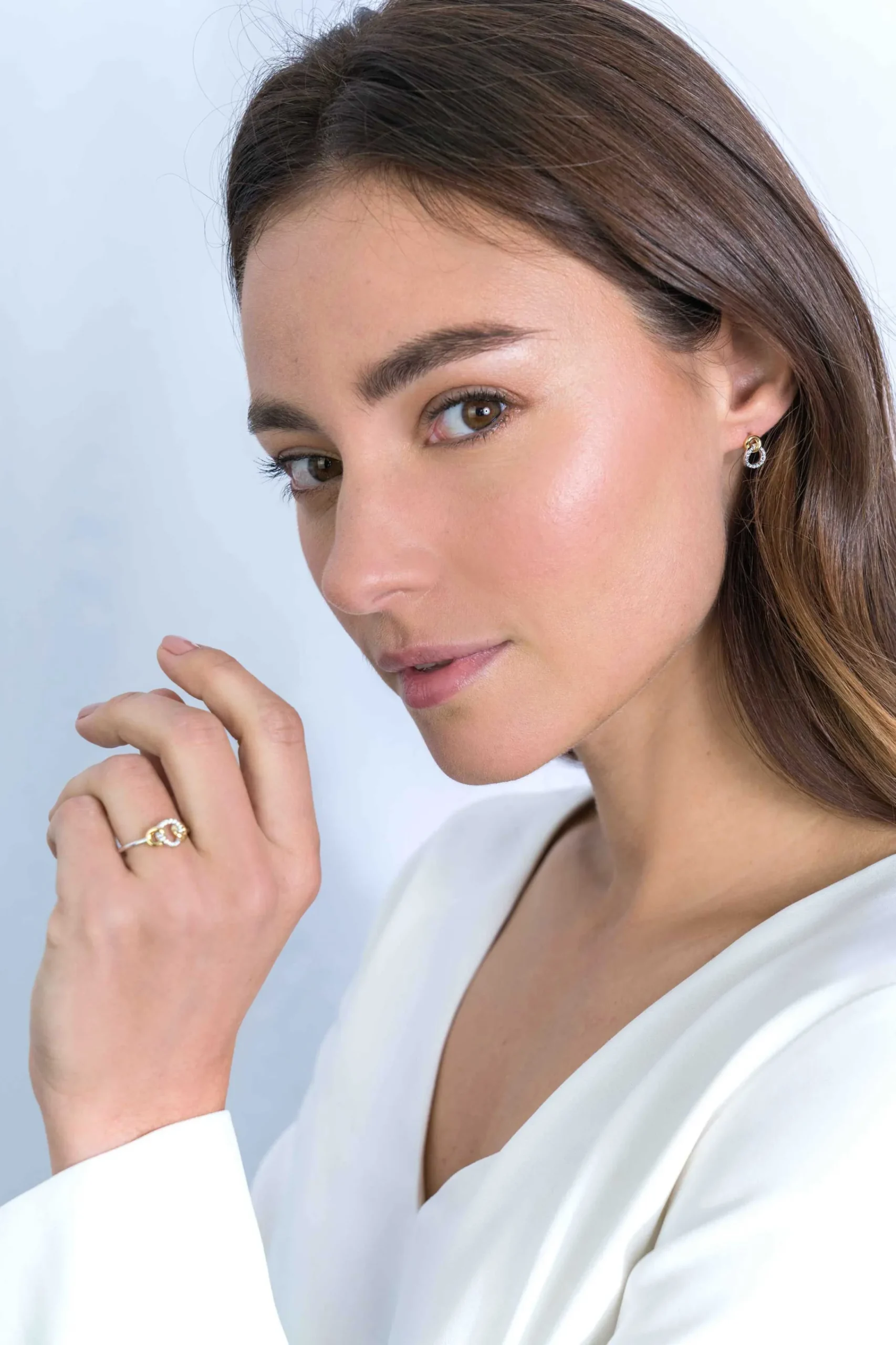 New Zinzi zilveren bicolor ring 3 verbonden cirkels wit ZIR2045Y