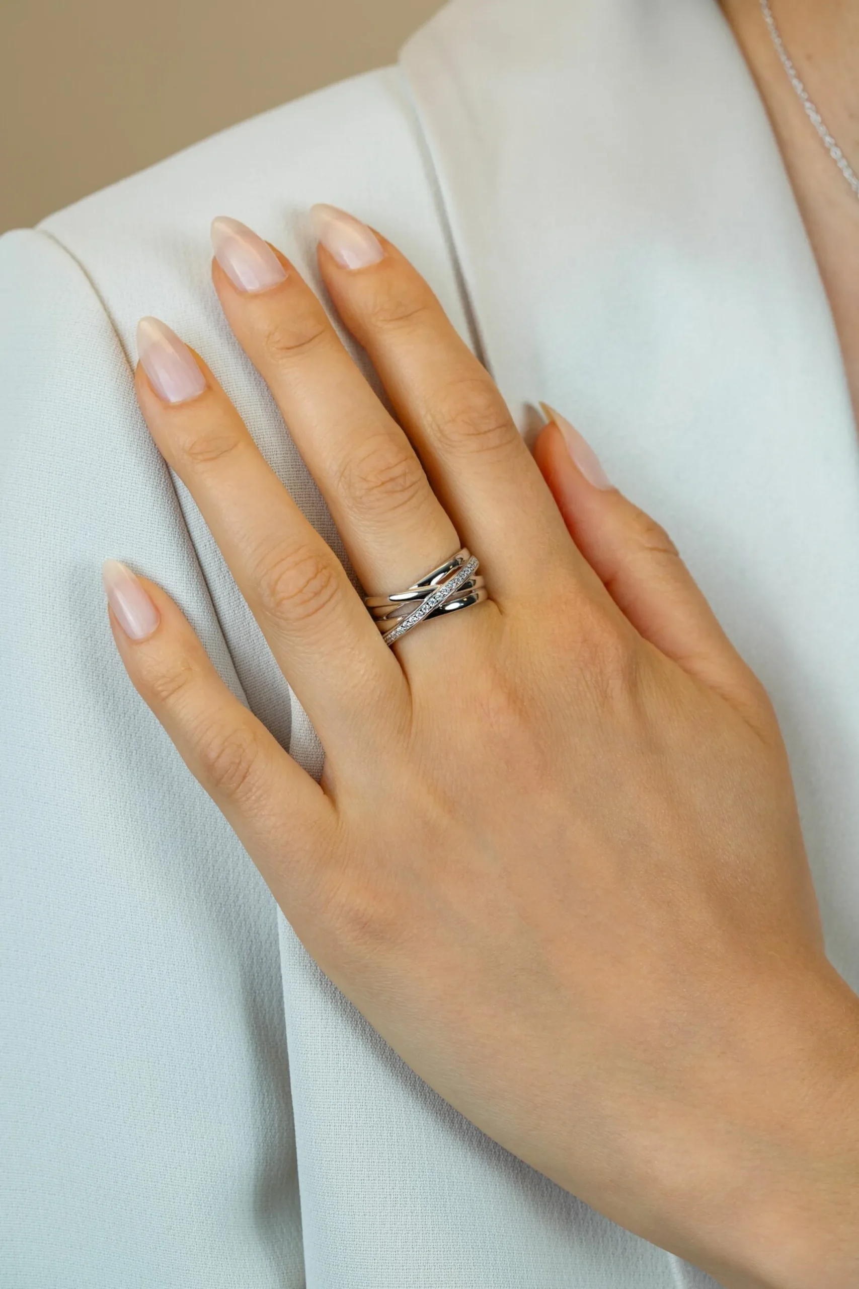 Sale Zinzi zilveren brede cross-over ring glad wit ZIR1790