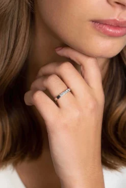 Online Zinzi zilveren brede gladde aanschuifring bezet met vijf witte zirconia's ZIR2131