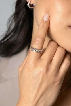 Discount Zinzi zilveren cross-over ring met knoop en bezet met witte zirconia's ZIR2505