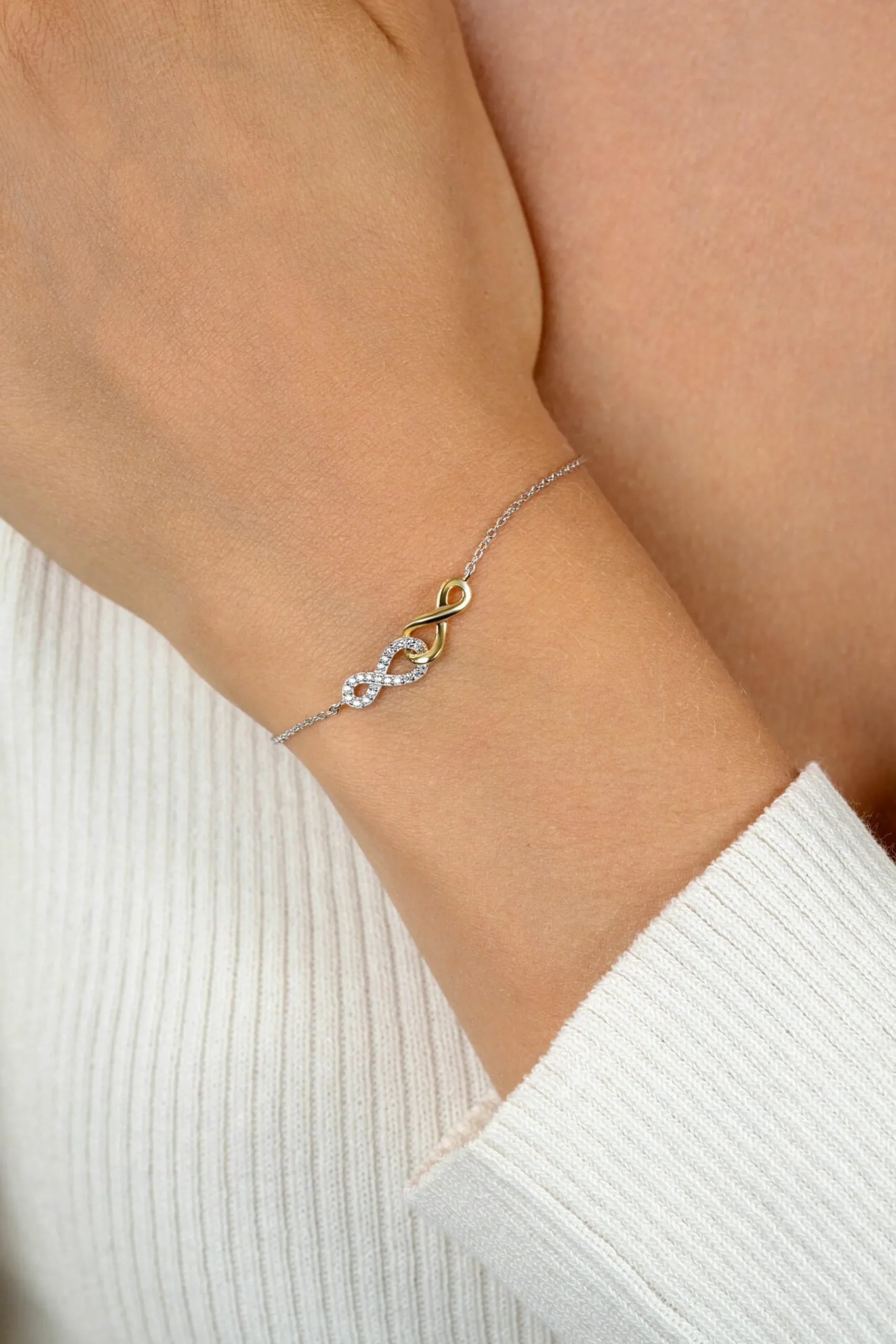 Sale Zinzi zilveren fantasie armband met aan elkaar verbonden Infinity tekens 17-19cm ZIA2649