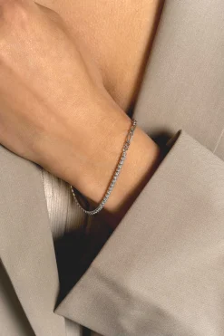 Hot Zinzi zilveren fantasie schakel armband (2,3mm breed) waarbij de ene helft bezet is met witte zirconia's 17-20cm ZIA2460
