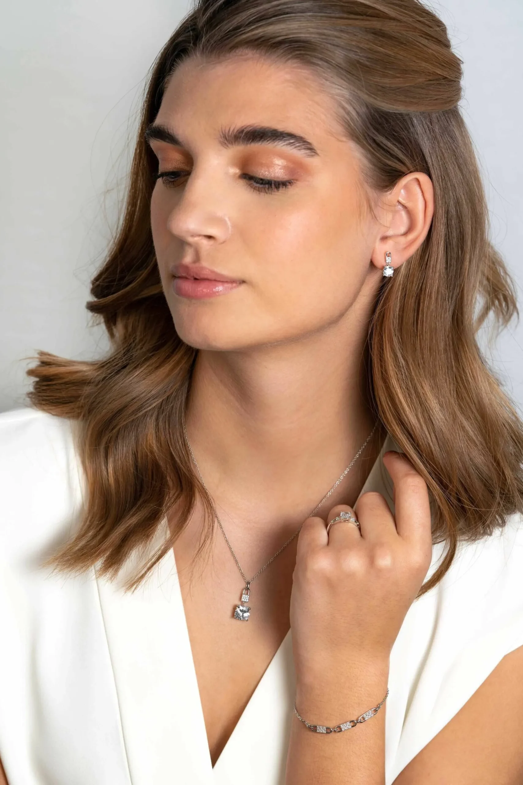Best Zinzi zilveren hanger met vierkante witte zirconia en pavé zettingen 24mm ZIH2268 (zonder collier)